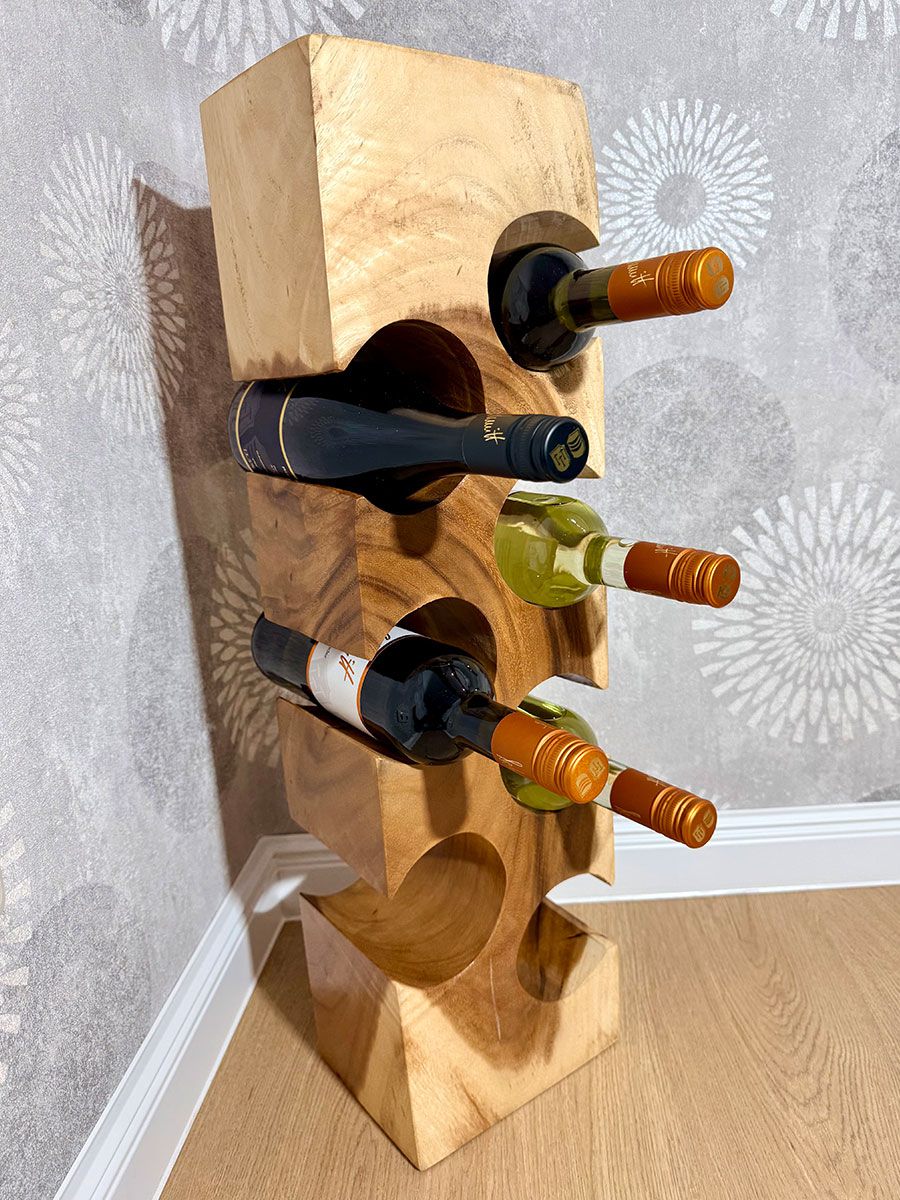 Küchenzeile mit Tisch